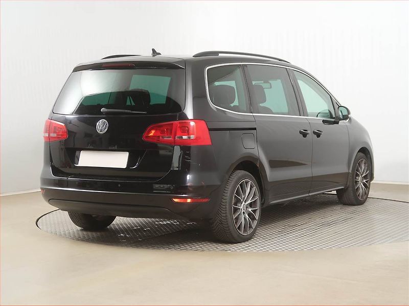 Volkswagen Sharan (2012) 2.0 TDI, Automat, 7 míst - fotka 5 z 19