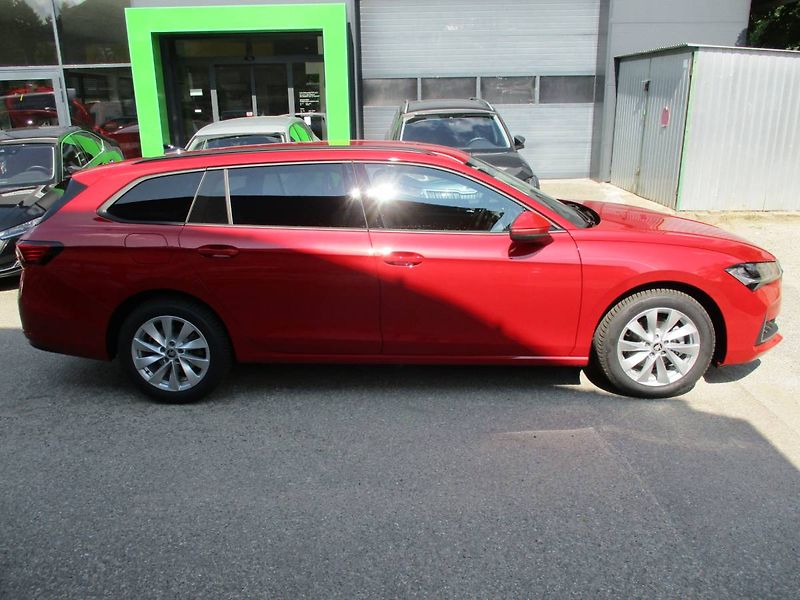 Škoda Superb Combi Selection 2,0TDI 110kW D - fotka 4 z 13