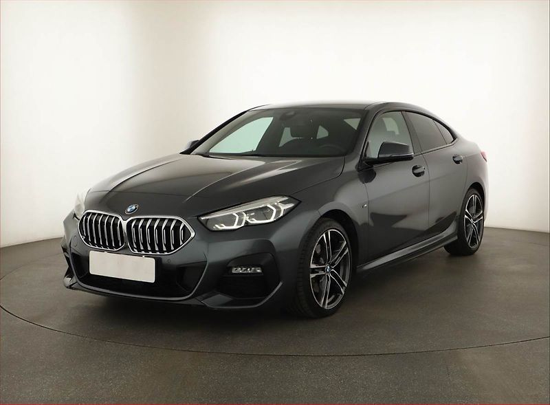 BMW Řada 2 (2021) Sport Line 218d - fotka 2 z 20