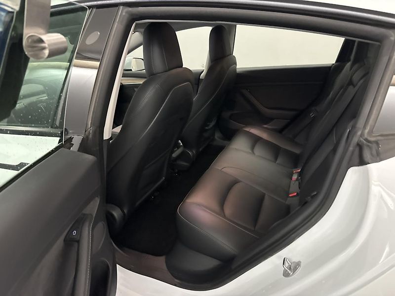 Tesla Model 3 LONG RANGE DUAL MOTOR TZ  98% - fotka 7 z 12