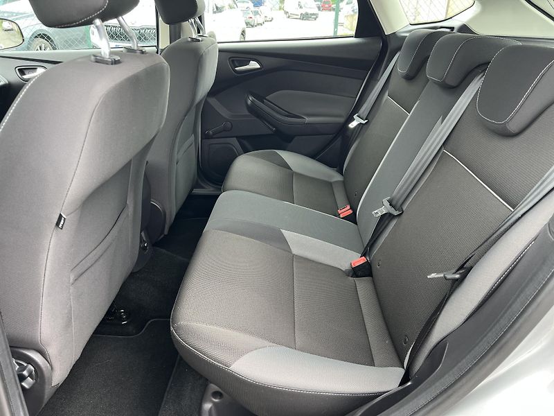 Ford Focus 1.0i KLIMATIZACE ALU PŮVOD ČR - fotka 23 z 37