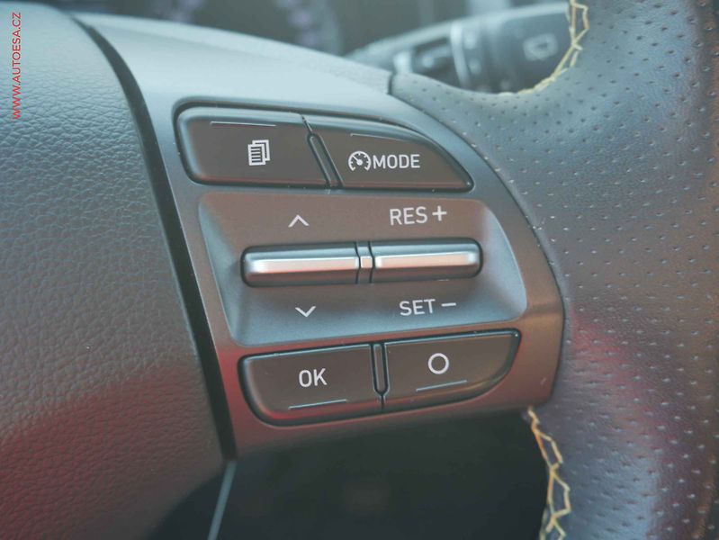 Hyundai Kona (2018) 1.0T-GDi, 1.maj,ČR, Navigace - fotka 14 z 16