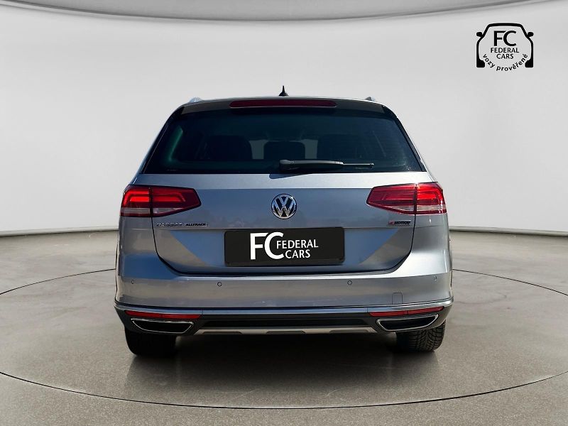 Volkswagen Passat 140kW 4Motion DSG Alltrack - fotka 4 z 31