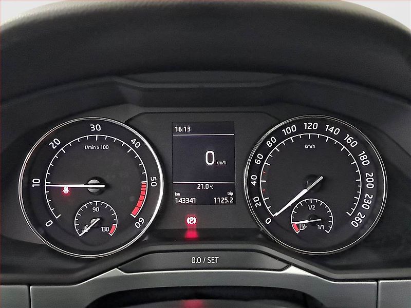 Škoda Superb (2018) Style 2.0 TDI, 4X4 - fotka 11 z 16