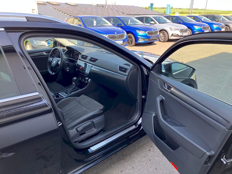 Škoda Superb (2024) SUPEREB COM GRT STY TD 110/2.0 - fotka 18 z 30