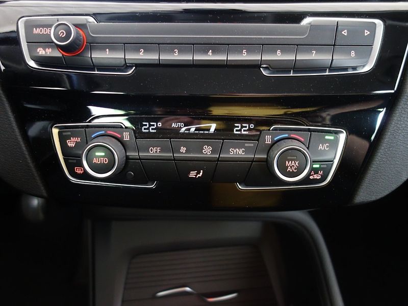 BMW X1 (2019) 116d 85kW sDRIVE -DPH - fotka 15 z 35