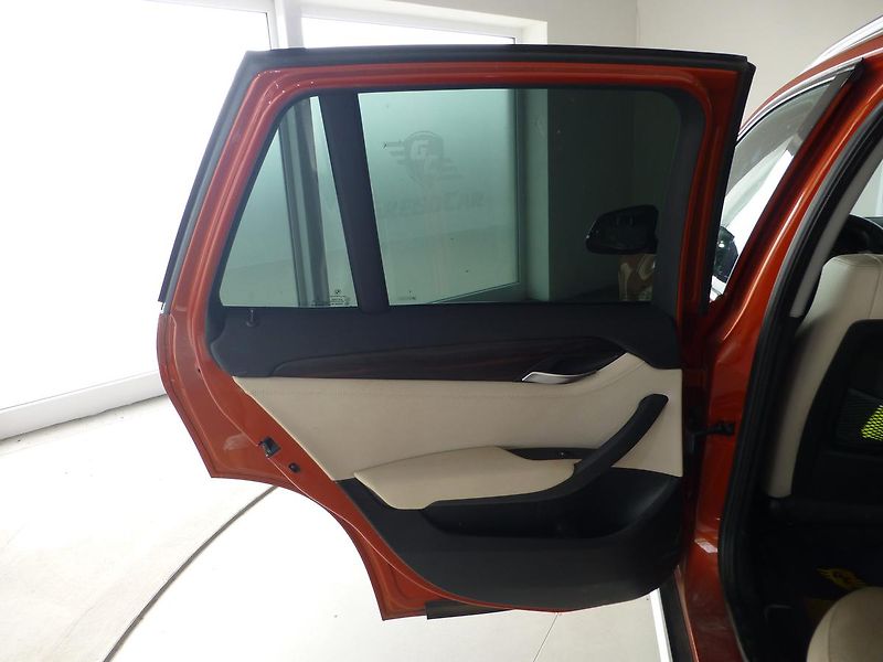 BMW X1 (2014) 2,0D*XDRIVE*PARK.KAM*VYHŘ.SED* - fotka 14 z 27