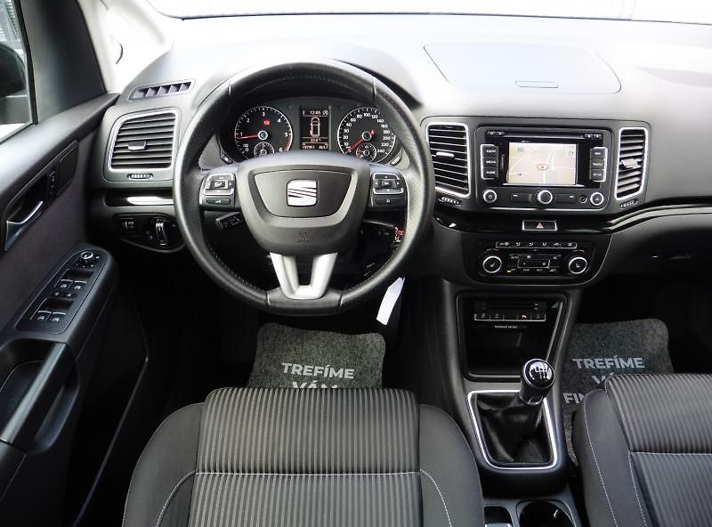 Seat Alhambra 2.0 TDi Style Navi 7.míst - fotka 14 z 21
