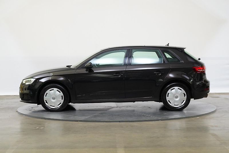 Audi A3 - fotka 3 z 26