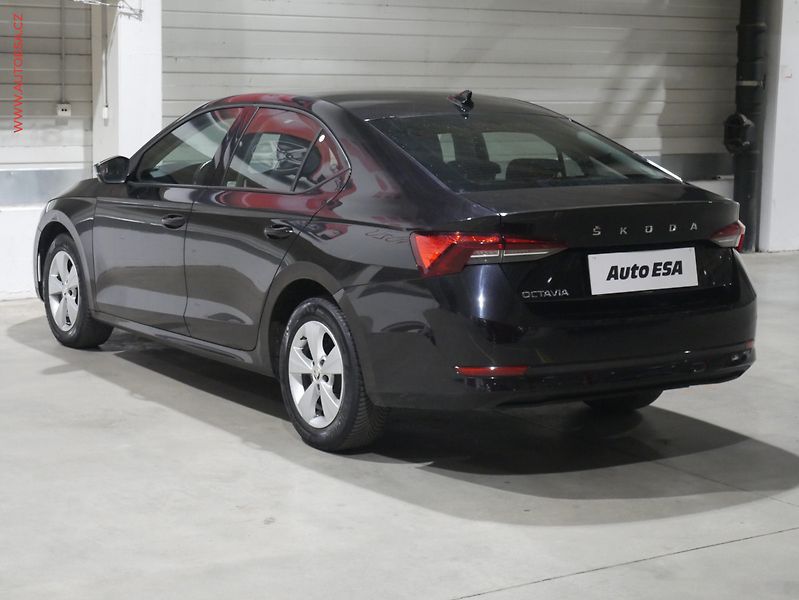 Škoda Octavia (2022) 2.0 TDi, ČR, Active - fotka 6 z 17