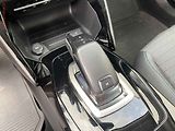 Peugeot 2008 (2021) 1.2 PT, 1.maj,ČR, Allure, AT - náhled 15