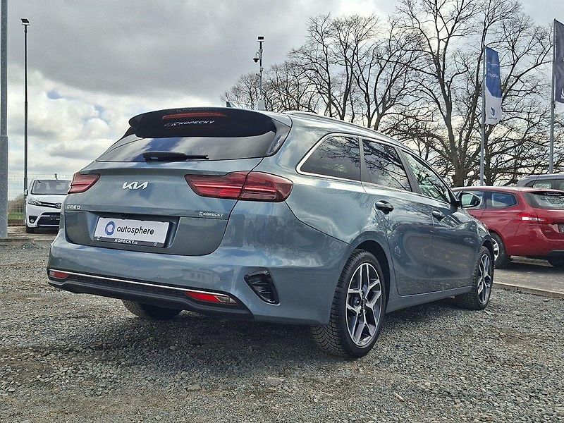Kia Ceed SW 1.5 T-GDI 117kW 7DCT - fotka 3 z 25