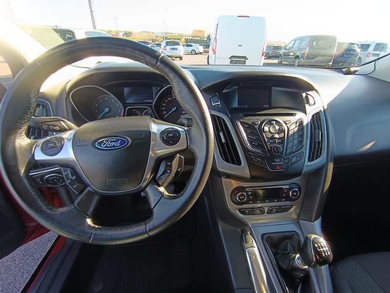 Ford Focus (2011) - fotka 18 z 39