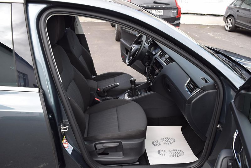Škoda Octavia (2019) 1.5TSI 110kw AMBITION NAVI TAŽ - fotka 34 z 50