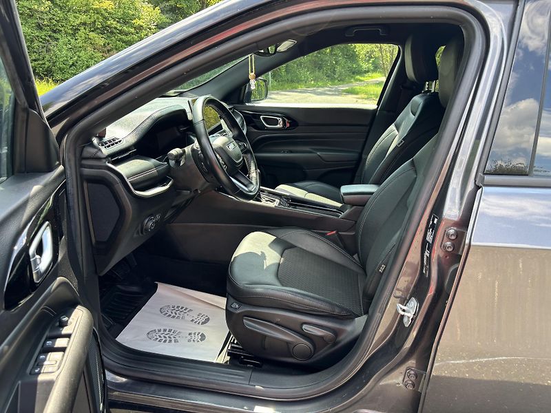 Jeep Compass (2022)  1.3 T-GDI Servis Knih 80th ČR - fotka 13 z 42
