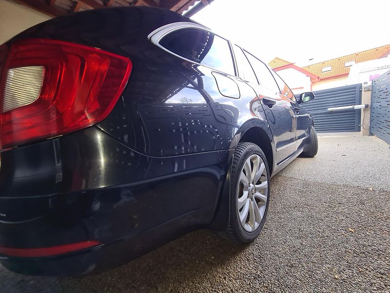 Škoda Superb (2012) Servisovano - fotka 3 z 21