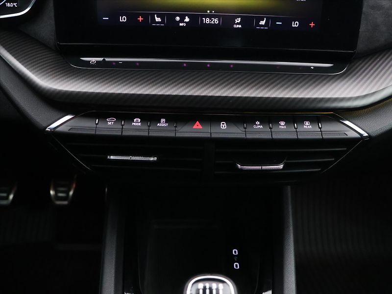 Škoda Octavia 2,0 TSI RS 180kW CZ DPH - fotka 22 z 32