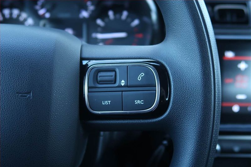 Citroën C3 (2020) Shine 1.2 PureTech, Tempomat - fotka 19 z 23