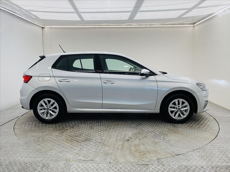 Škoda Fabia 1,0 MPI 59kW Selection - fotka 22 z 24