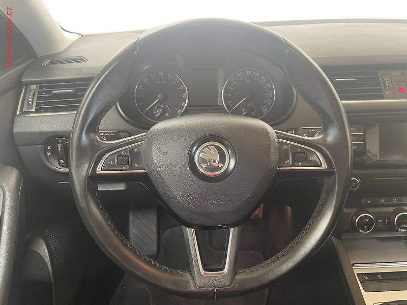 Škoda Octavia (2015) 1.6 TDi, 2.maj,ČR, AC, park - fotka 12 z 15