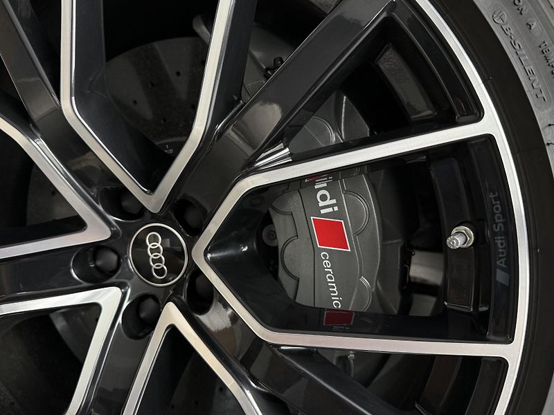 Audi SQ7 Ceramic Exclusive B&O FullSpec - fotka 5 z 33
