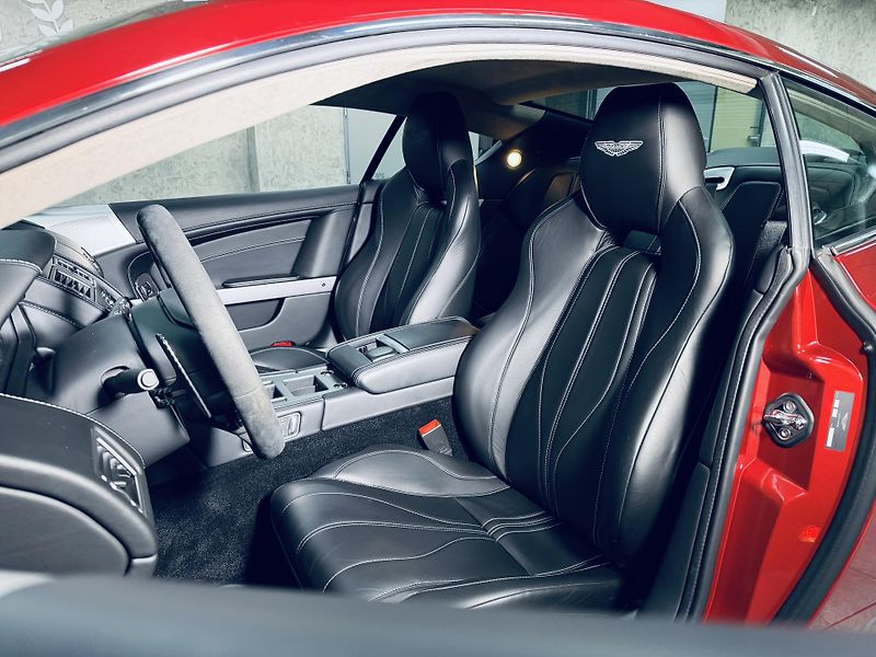 Aston Martin DB9 (2013) DB9*6.0*V12*CARBON.CERAMIC - fotka 20 z 41