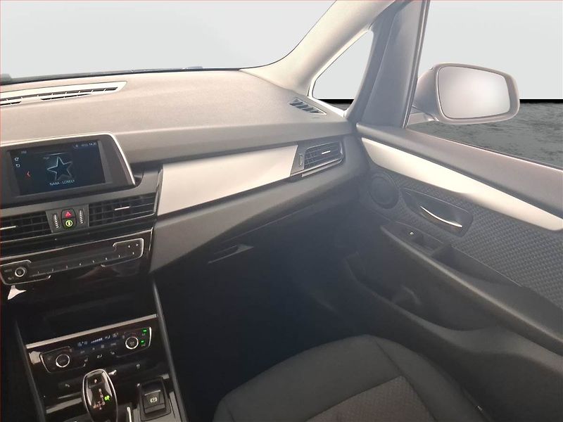 BMW Řada 2 (2018) 218i Gran Tourer, Automat - fotka 7 z 22