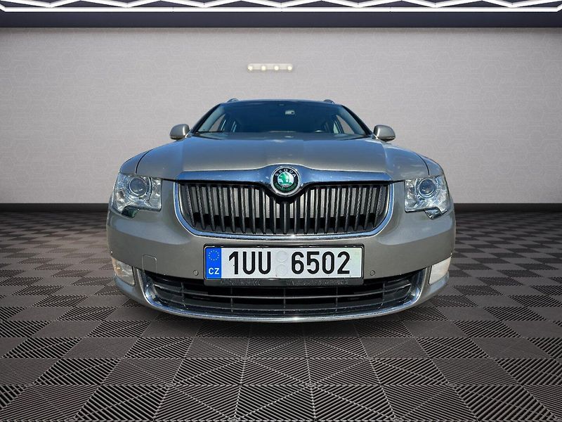 Škoda Superb (2011) 2.0Tdi 103kw - fotka 2 z 29