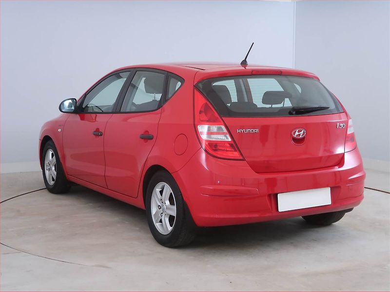 Hyundai i30 (2010) 1.4 CVVT, nová STK, zamluveno - fotka 4 z 13