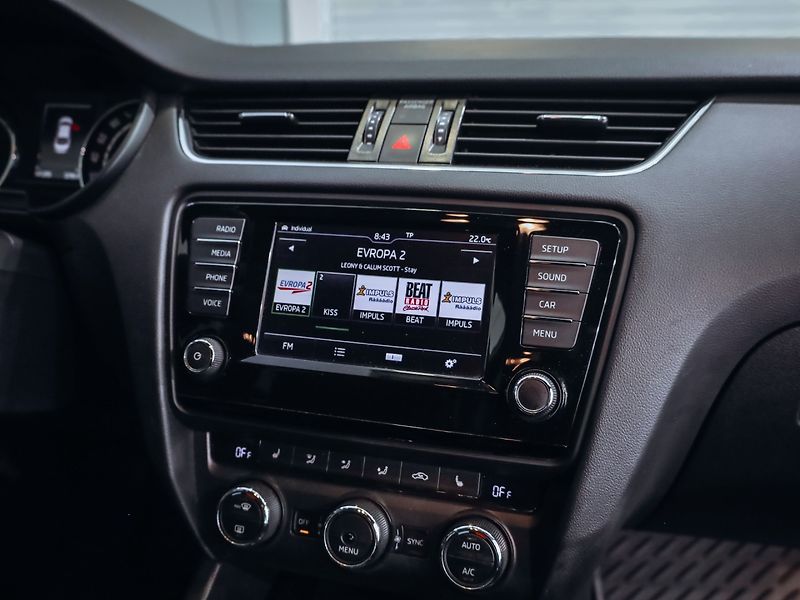 Škoda Octavia 2.0 TDi RS DSG - fotka 23 z 32