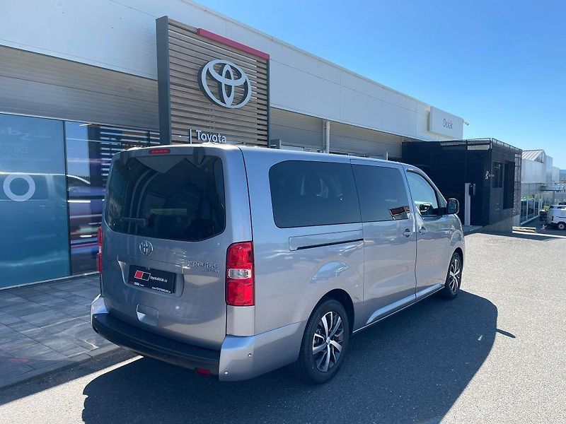 Toyota ProAce Verso 2.0L 8AT Family 8 - fotka 5 z 24