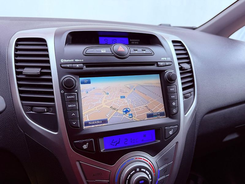 Hyundai ix20 1.6 Comfort, Navi, AutoAC - fotka 18 z 26