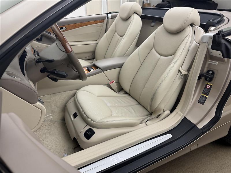 Mercedes-Benz SL 5,0 500 V8 225kW AT KŮŽE - fotka 35 z 48