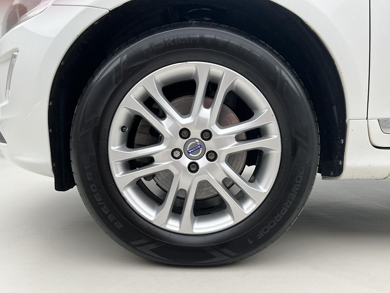 Volvo XC60 D5 AWD POLESTAR SUMMUM AUT  - fotka 13 z 38