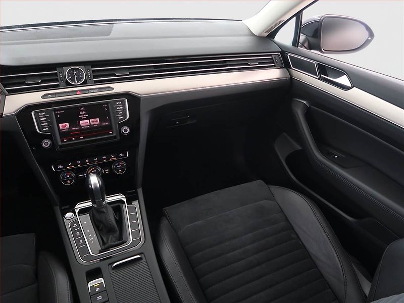 Volkswagen Passat (2016) Highline 2.0 BiTDI, 4X4 - fotka 8 z 18