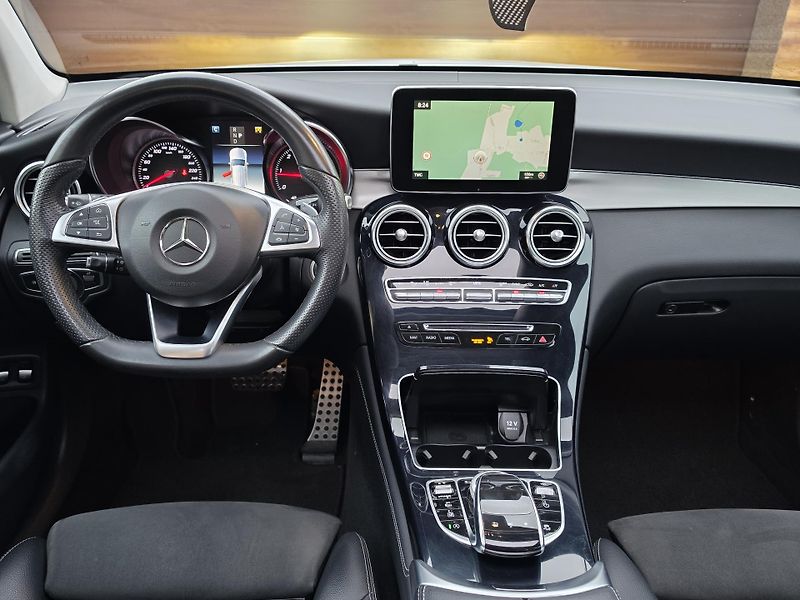 Mercedes-Benz GLC 350CDi 190kW 4MATIC*PANORAMA* - fotka 30 z 53