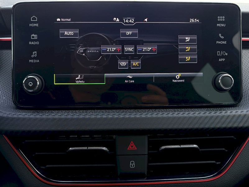 Škoda Kamiq (2025) DSG 1.0 TSI / 85 kW / MONTE CA - fotka 11 z 30