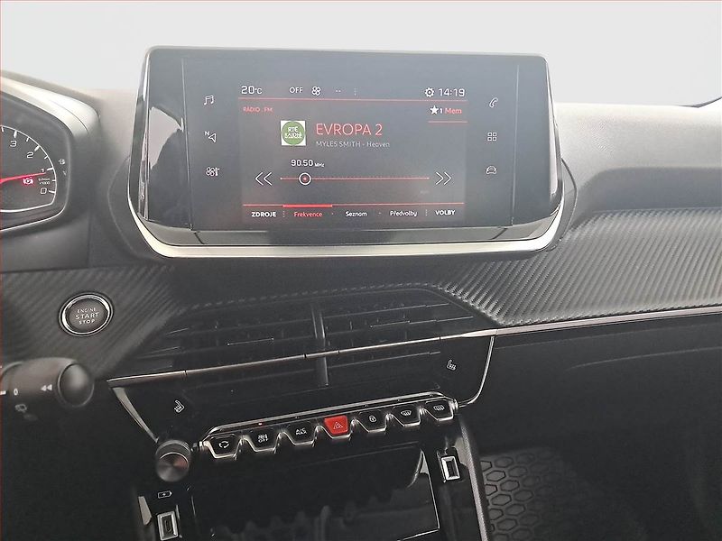 Peugeot 2008 (2023) Allure 1.2 PureTech - fotka 12 z 17