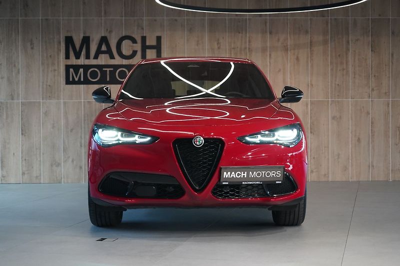 Alfa Romeo Stelvio 2.2 Diesel Q4 154kW (210k) - fotka 3 z 44