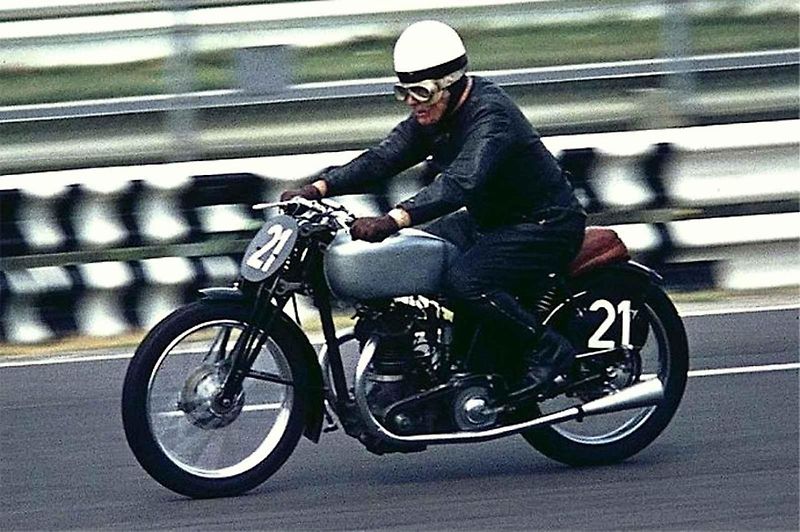 Motocykly Imperia se v Německu vyráběly deset let. Velké úspěchy slavily zejména při silničních závodech. Na snímku je Imperia H 500 Sport na Oldtimer festivalu Nürburgring 2007.
