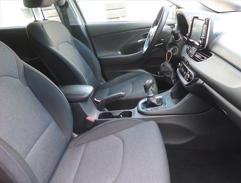 Hyundai i30 (2021) 1.6 CRDi, ČR,1.maj, Tempomat - fotka 9 z 14