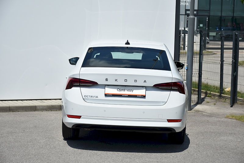 Škoda Octavia (2022) Ambition 2.0 TDI 85kW - fotka 10 z 31