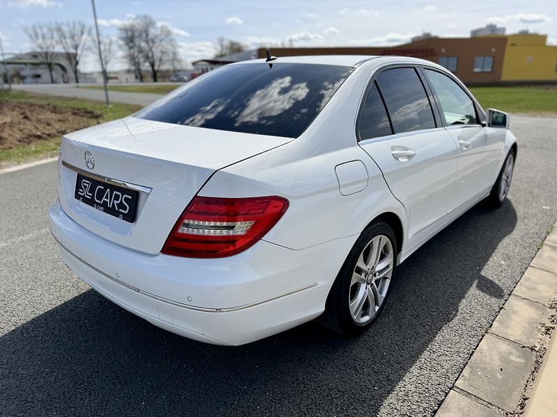 Mercedes-Benz Třídy C 180 CGI NAVIGACE SERVISKA - fotka 5 z 37