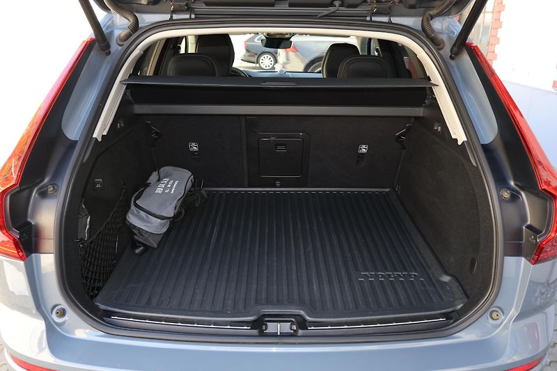 Volvo XC60 (2023) B5 AWD - fotka 22 z 23