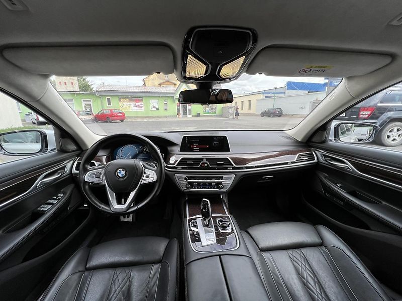 BMW Řada 7 (2017) 750d xDrive Laser Full  - fotka 11 z 39