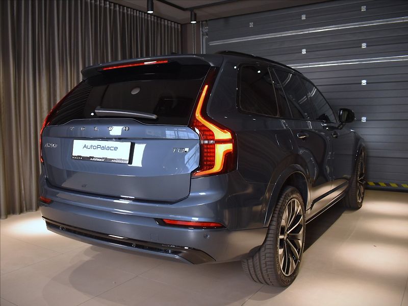 Volvo XC90 (2026) 2,0 T8  Ultra Dark - fotka 4 z 40