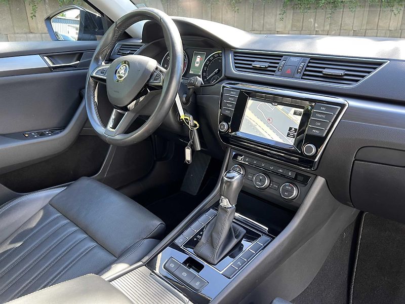 Škoda Superb 1.8 TSi 132 kW 50.000KM DSG - fotka 7 z 20