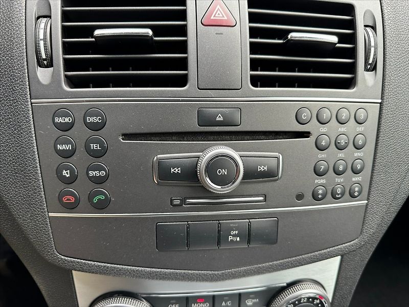 Mercedes-Benz Třídy C 2,2 CDI 100kW-SERVIS-MANUAL! - fotka 25 z 34