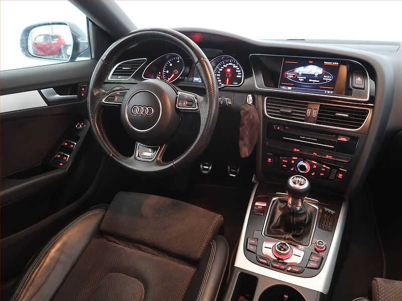 Audi A5 (2016) S-Line 2.0 TDI, Kůže, Navi - fotka 7 z 14