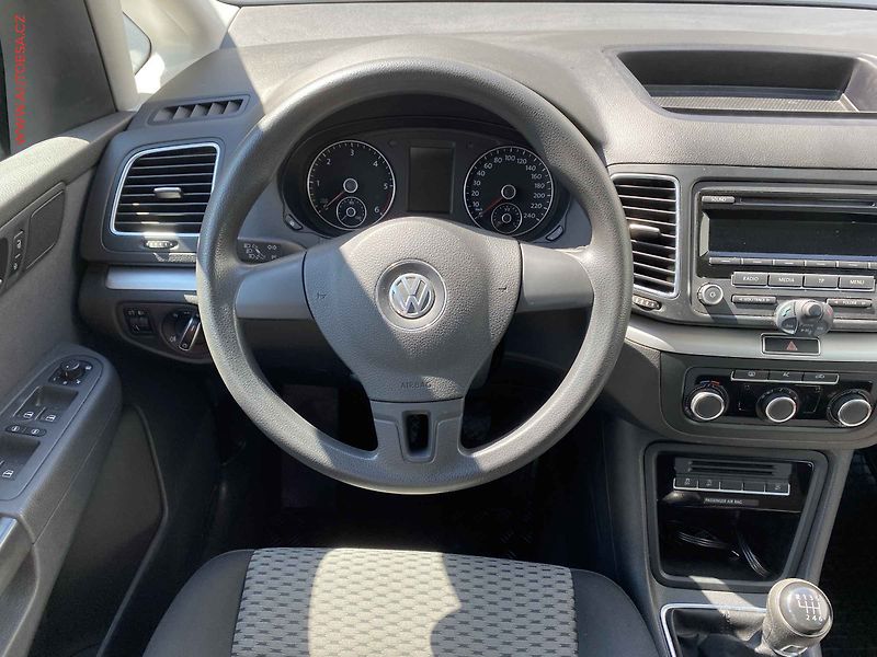 Volkswagen Sharan (2012) 2.0 TDI, 2.maj,ČR, servis - fotka 11 z 17
